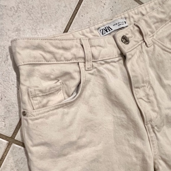 ZARA WOMEN’S HIGH-RISE DENIM JEANS, SIZE US 4, WHITE - Picture 5 of 8